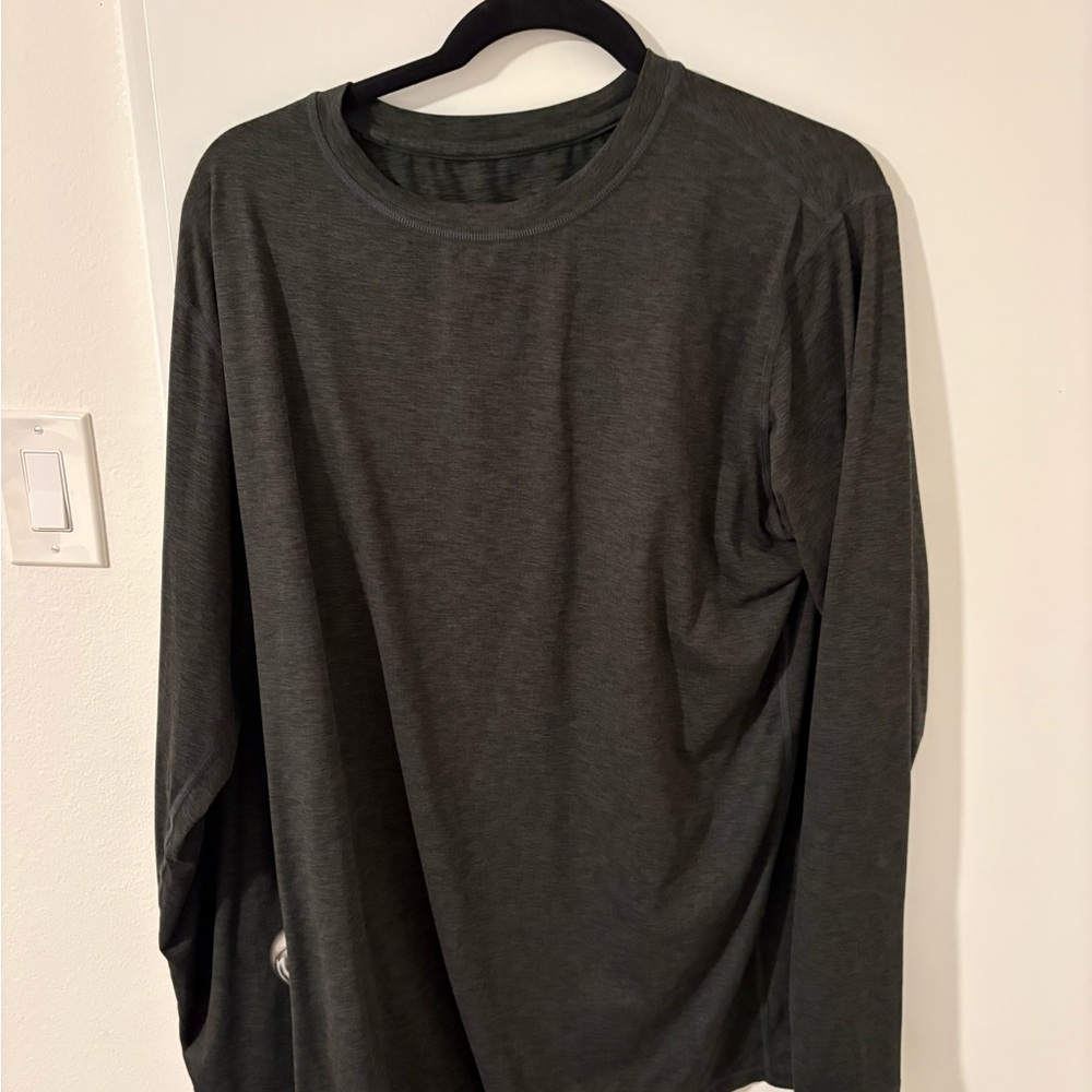 Men's Dark Grey Vuori Long Sleeve Shirt